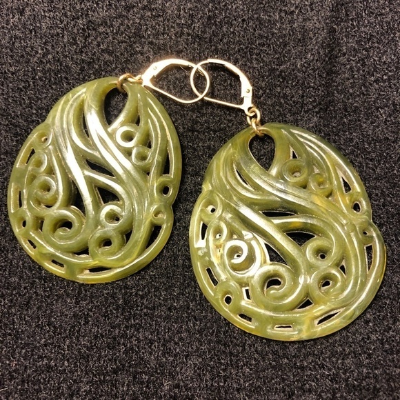 🇻🇳 Amazing Asian Jade looking earrings from a boutique in Saigon, Vietnam - Picture 6 of 7